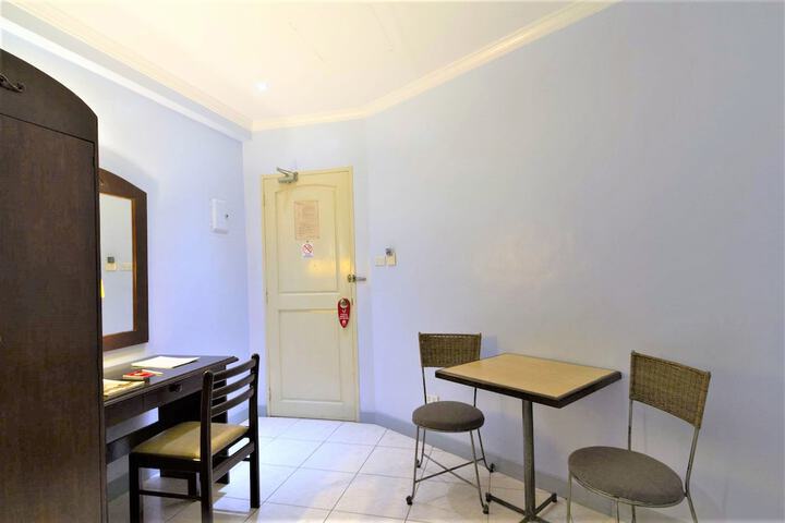 Room 9 of 24