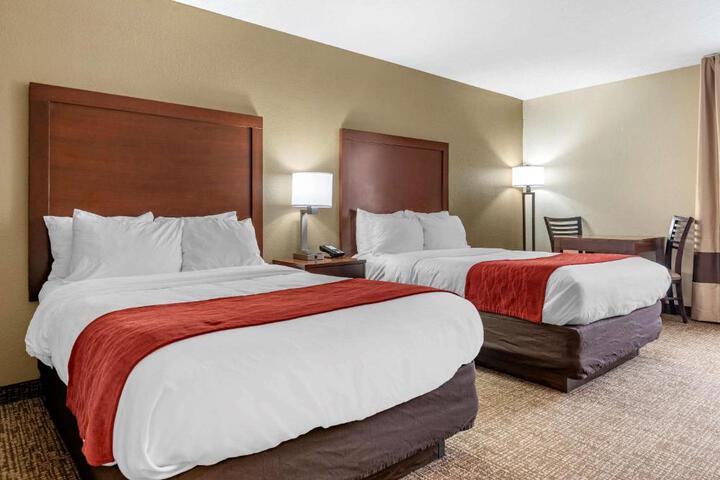2 Double Beds (5 of 8)