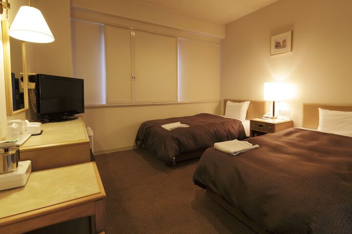 Room 5 of 33