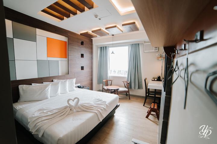Room 5 of 6