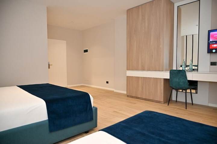 Room 4 of 14