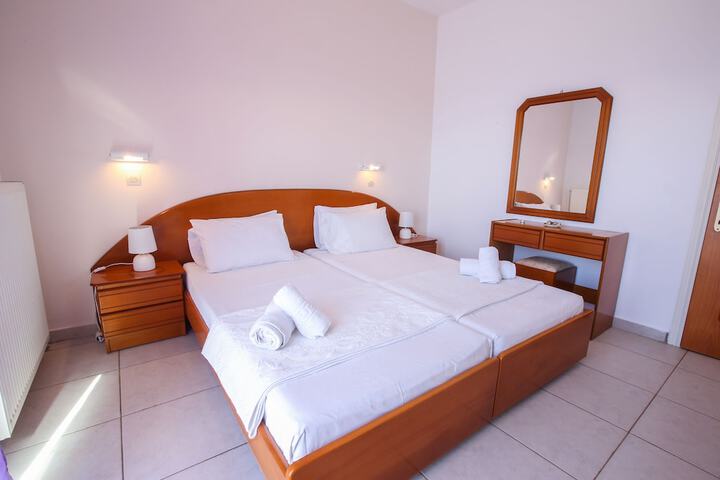 Room 30 of 128