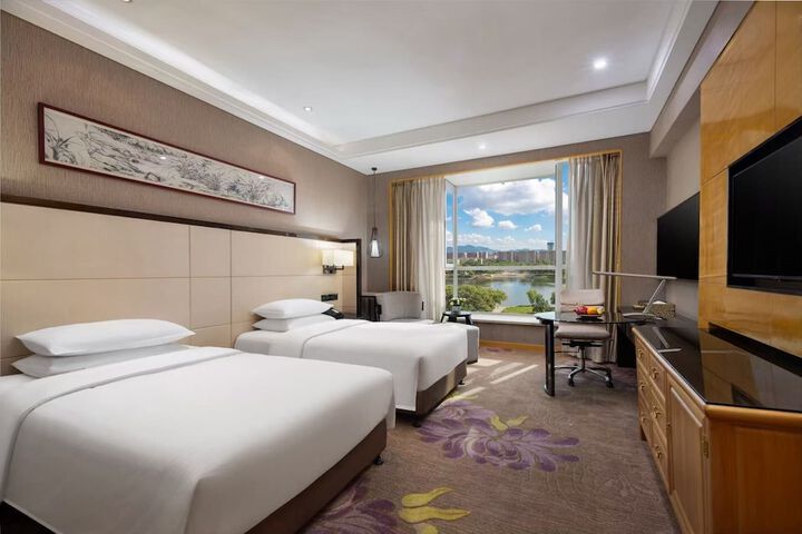 Room 6 of 34