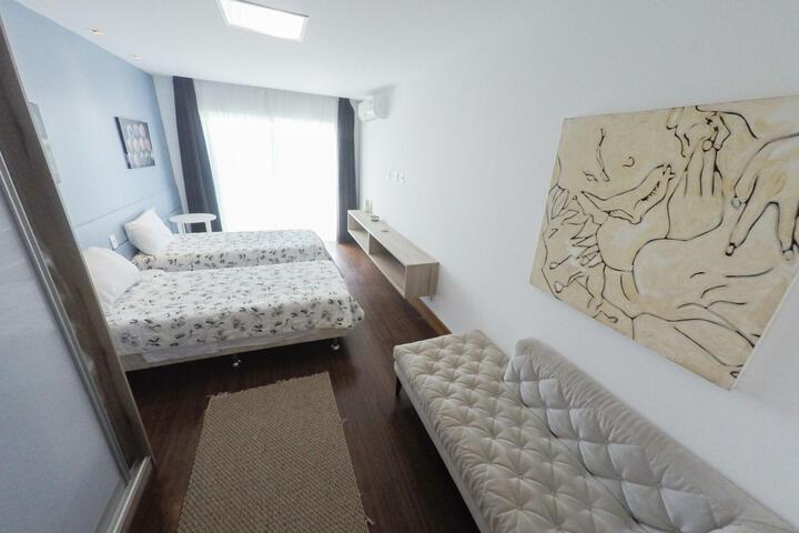 Room 41 of 146