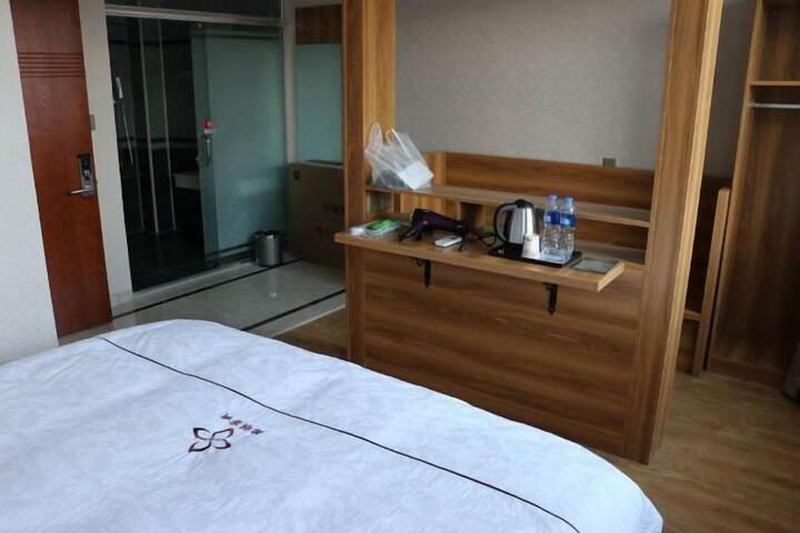 Room 109 of 142