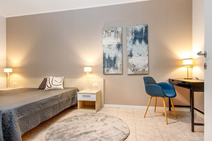 Room 35 of 103