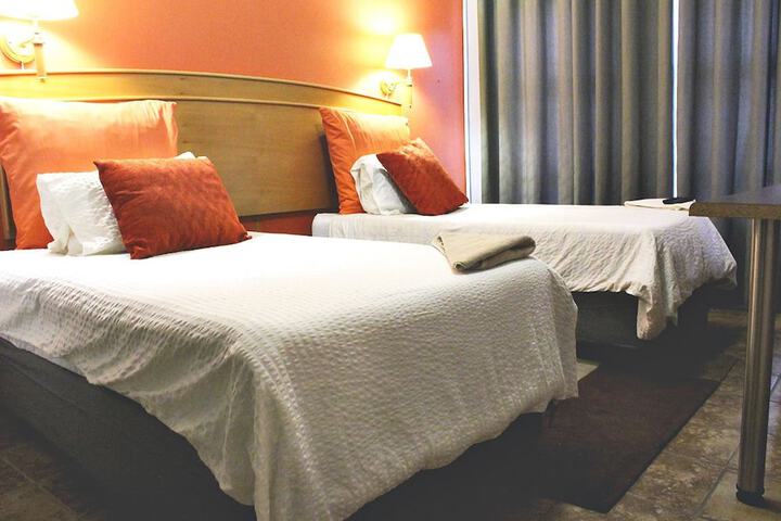 Room 8 of 33