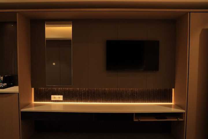 Room 5 of 15