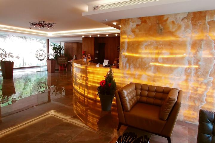 Hotel Interior 4 of 97