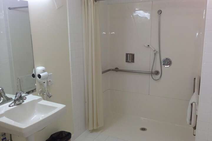 Room 18 of 37