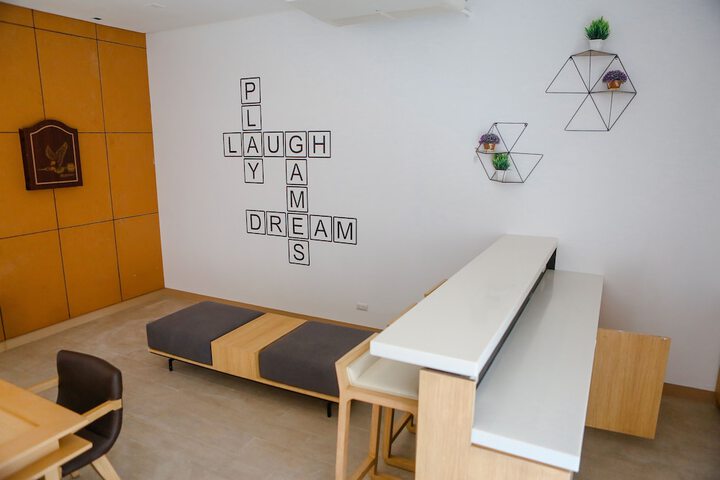 Room 32 of 39