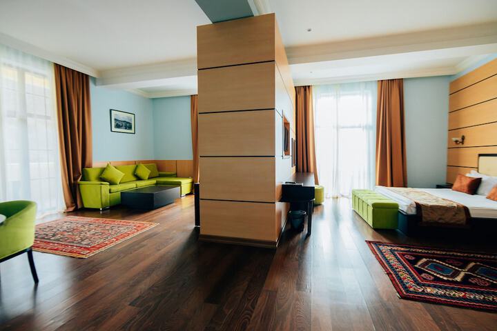 Room 35 of 160