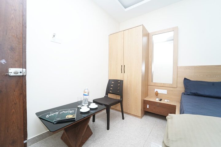 Room 5 of 34