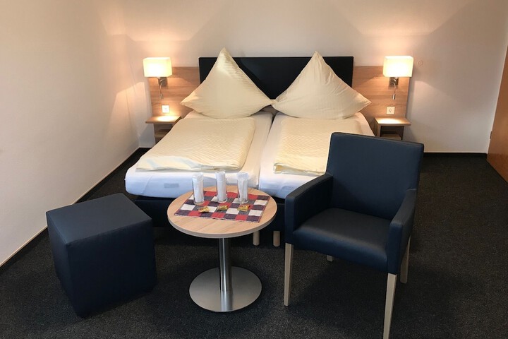 Room 10 of 30