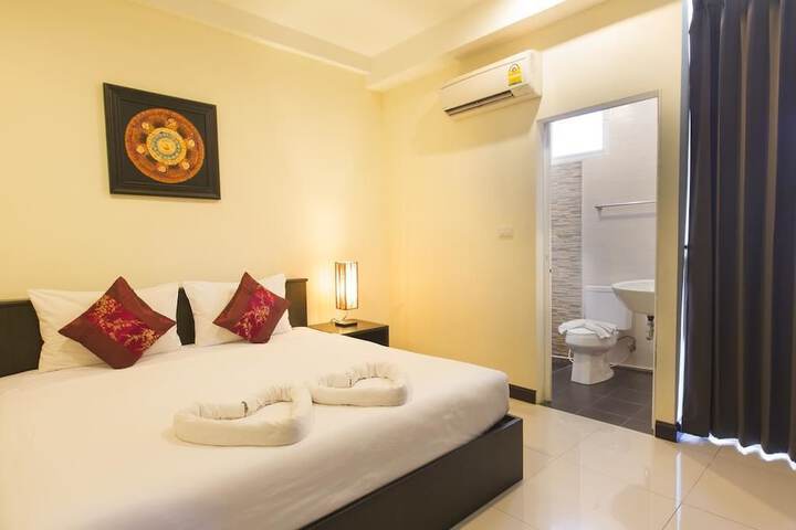 Room 3 of 20
