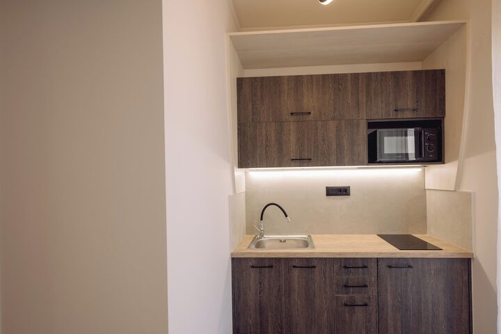 Room 33 of 62