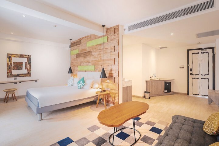Room 10 of 60