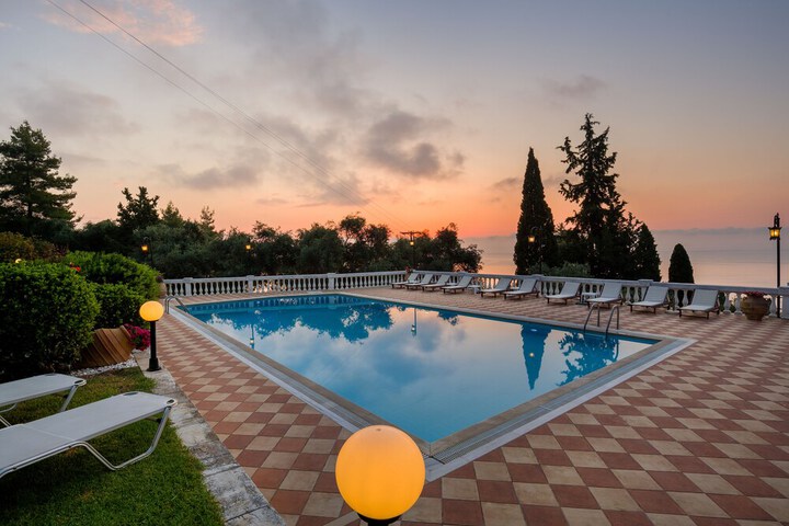 Pool 43 of 69