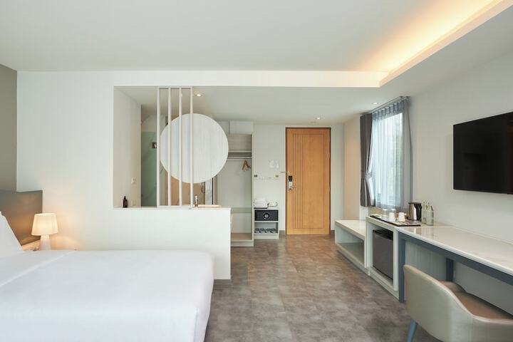 Room 19 of 61