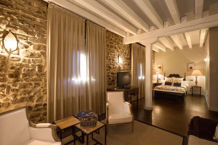 Room 8 of 36