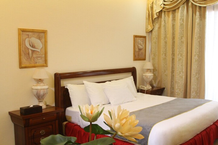 Room 4 of 126