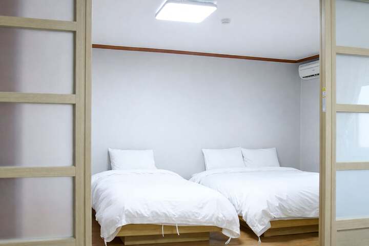Room 14 of 71