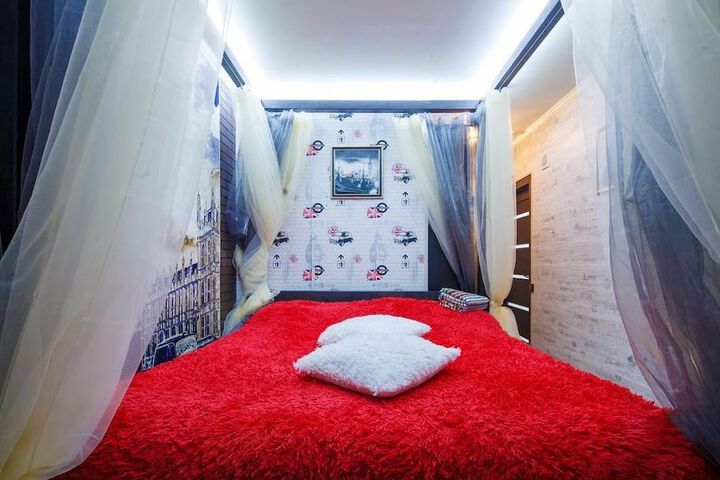 Room 2 of 13