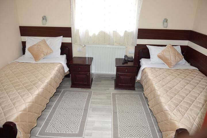 Room 7 of 18