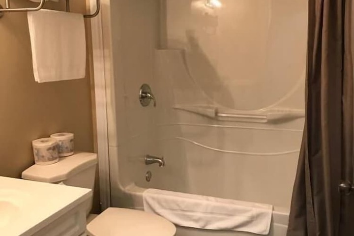 Room 13 of 19