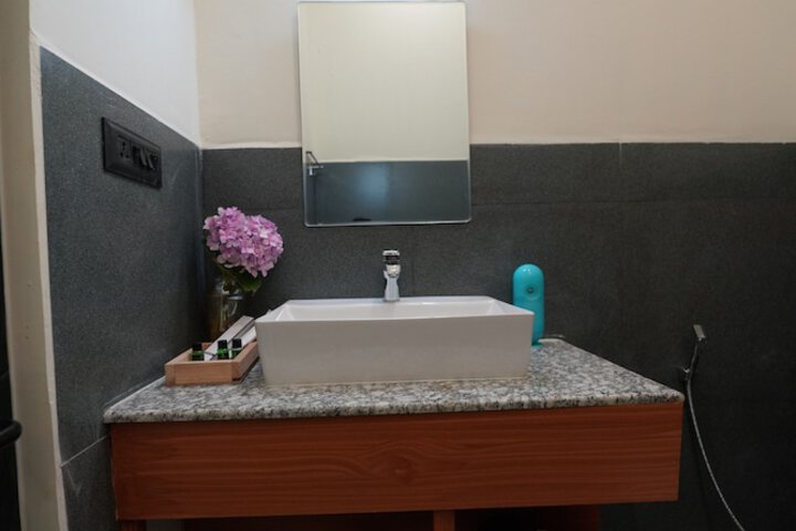 Room 25 of 46