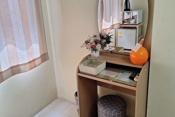 Room 13 of 21