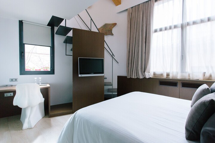 Room 8 of 39