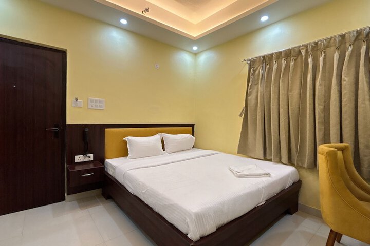 Room 8 of 32