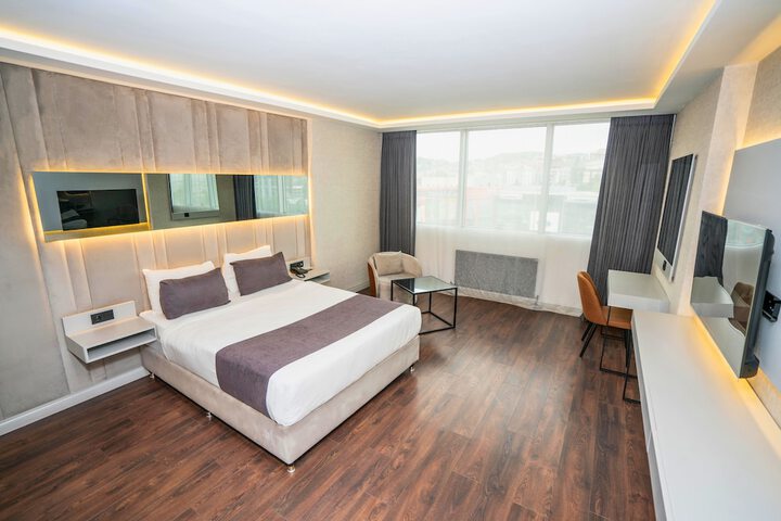 Room 8 of 63