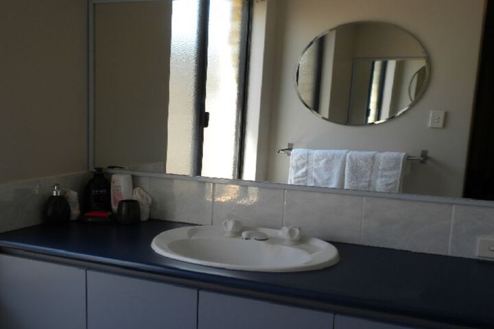 Room 8 of 9