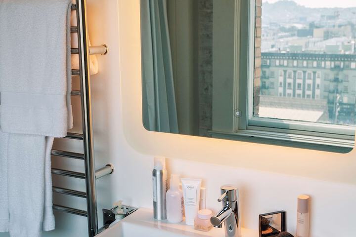 Room amenity