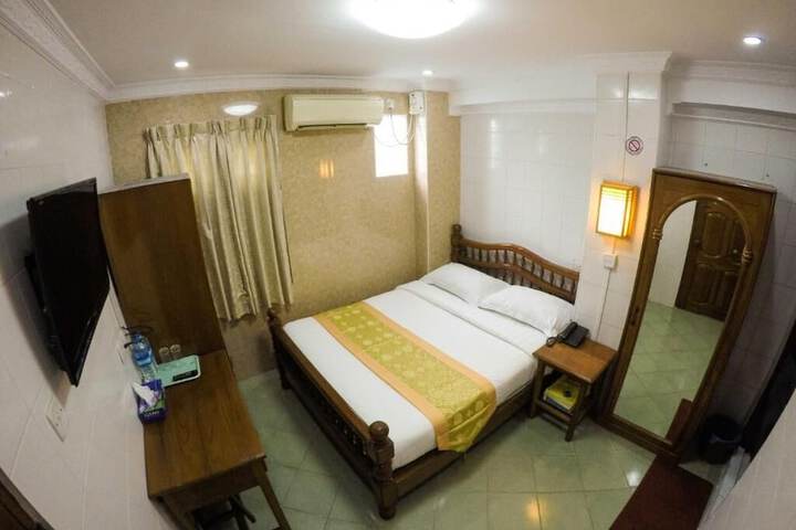 Room 19 of 34