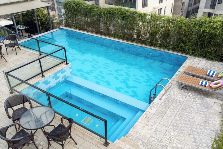 Pool 54 of 102