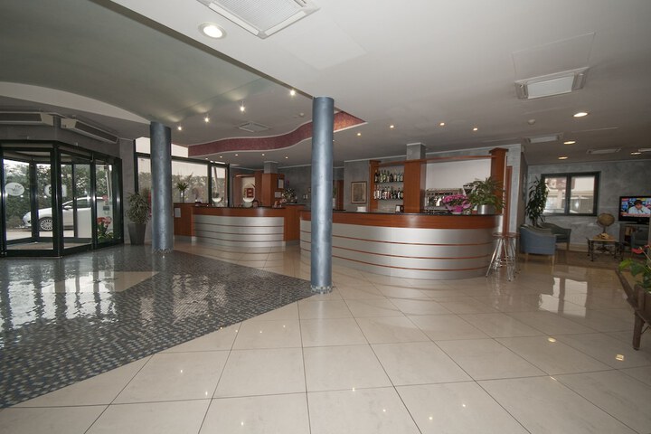 Hotel 2 of 34