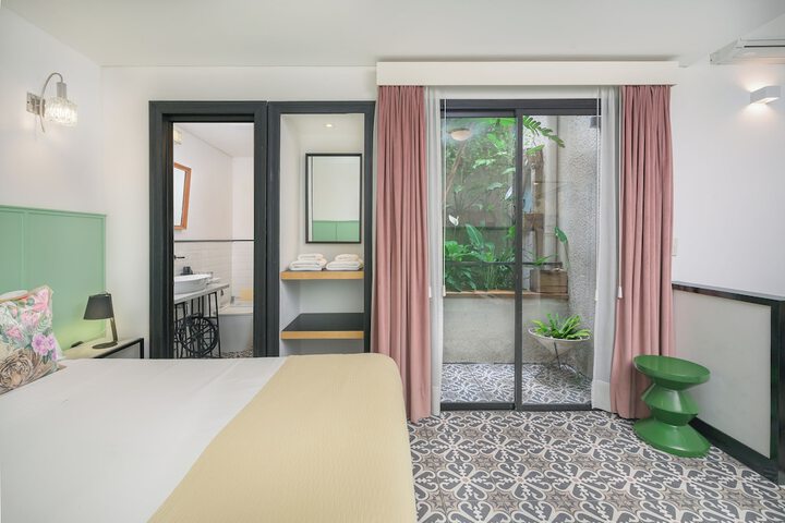 Room 43 of 79