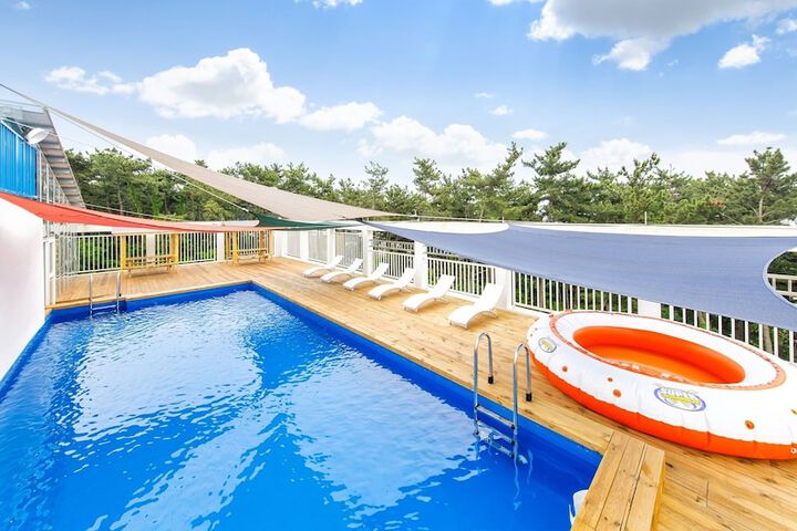 Pool 118 of 125
