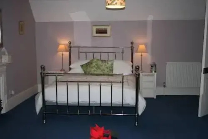 Room 3 of 9