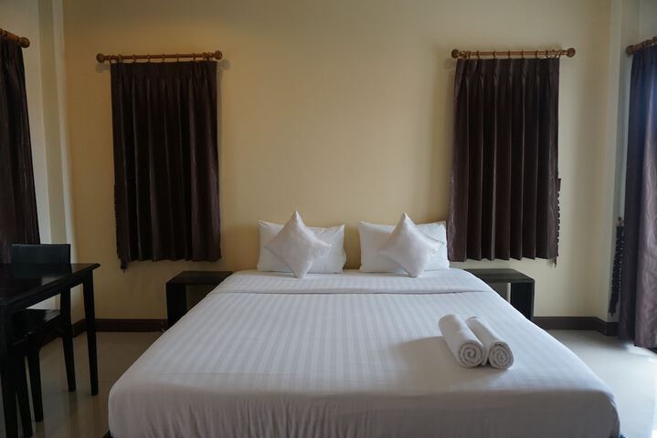 Room 4 of 42