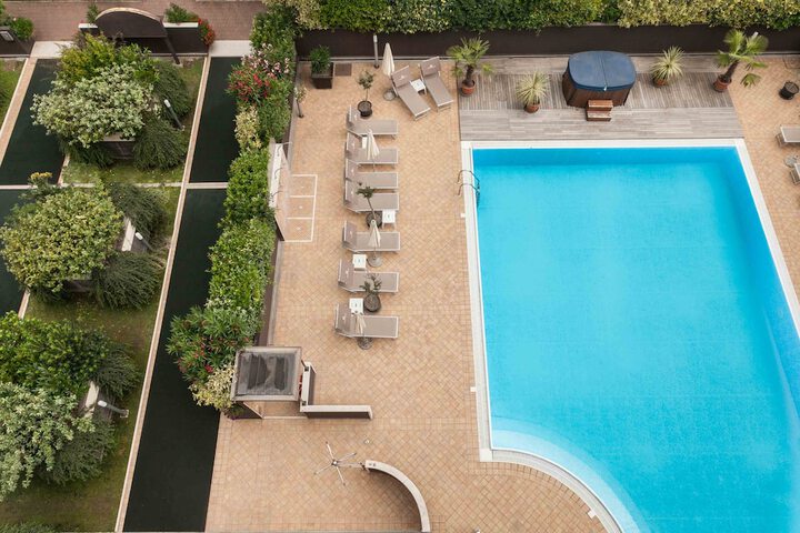 Pool 26 of 65