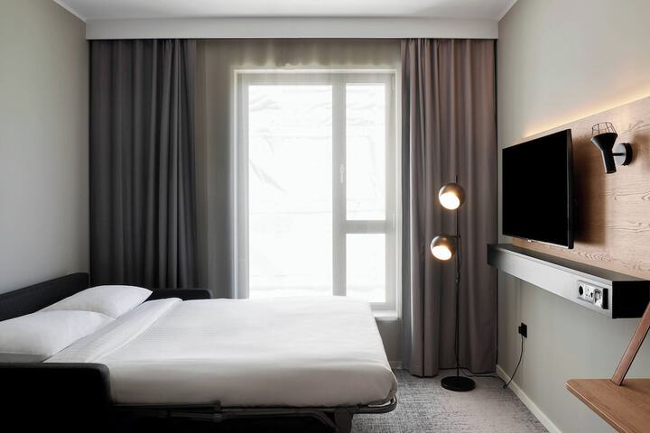 Room 11 of 31