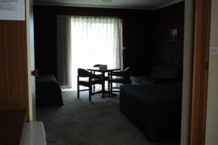 Room 11 of 43