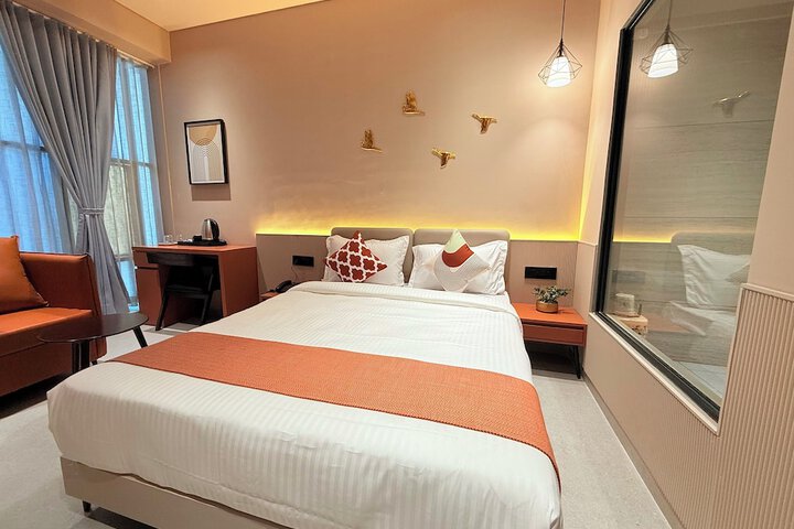 Room 5 of 15
