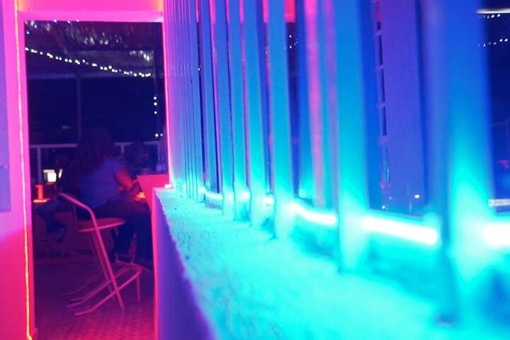 Lounge 24 of 34