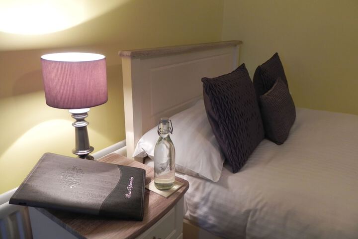 Room 7 of 74