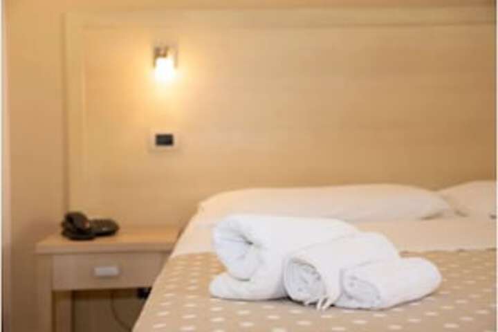 Room 8 of 23